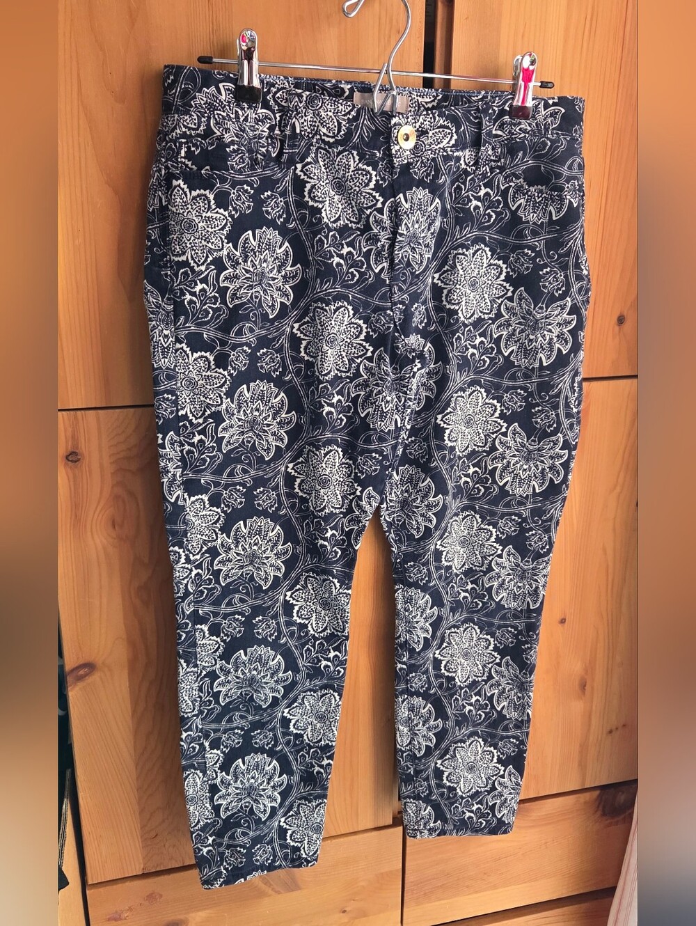 Banana Republic Women's Navy & White Floral Pants Size 30P